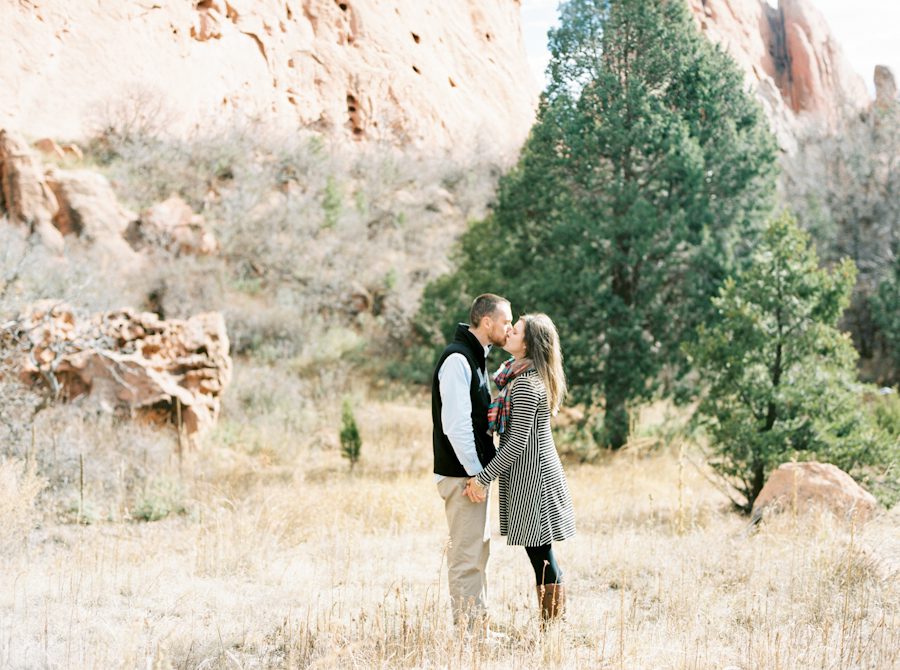 garden-of-the-gods-engagement-session-002