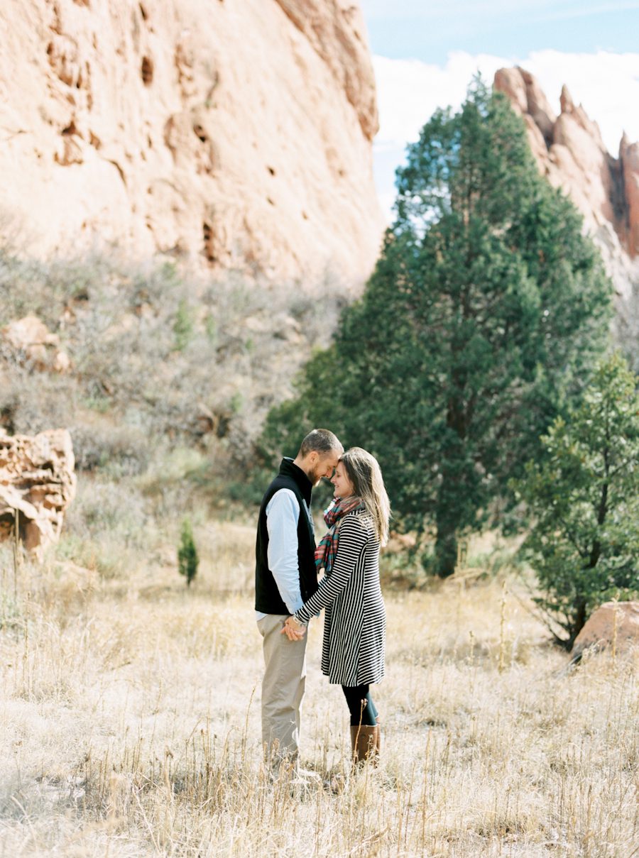 garden-of-the-gods-engagement-session-004